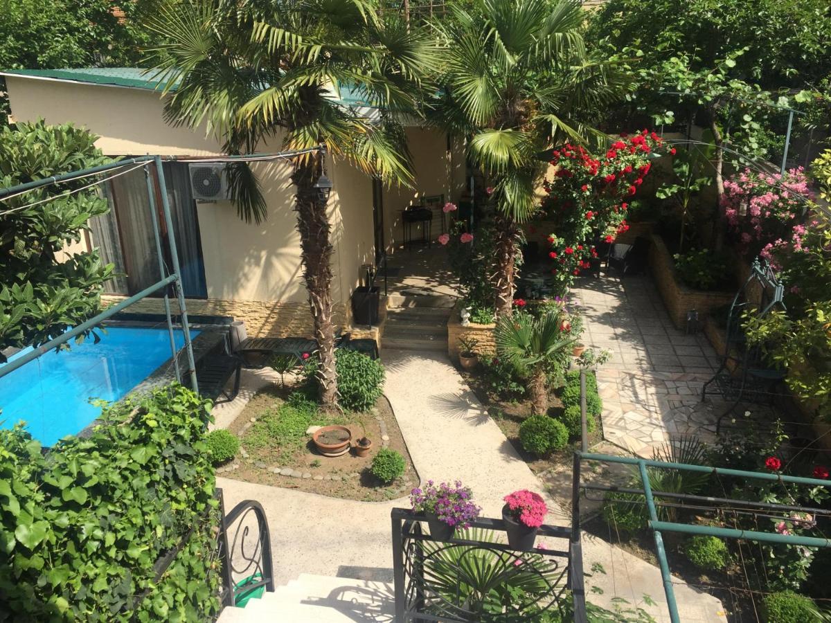 Bed and Breakfast House 41 Tbilisi Esterno foto