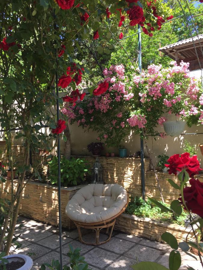 Bed and Breakfast House 41 Tbilisi Esterno foto