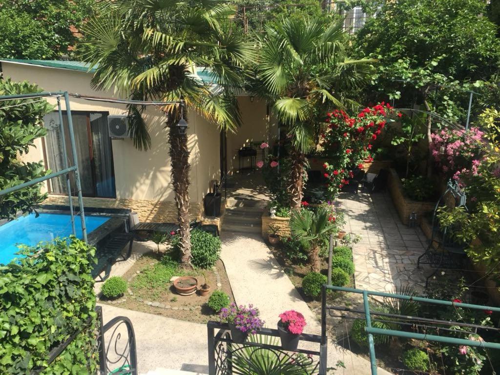 Bed and Breakfast House 41 Tbilisi Esterno foto