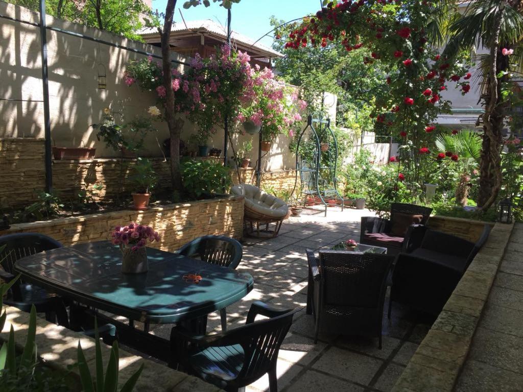 Bed and Breakfast House 41 Tbilisi Esterno foto