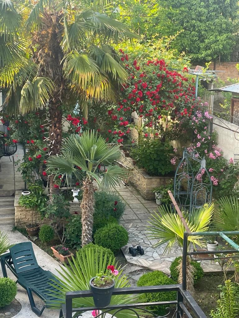 Bed and Breakfast House 41 Tbilisi Esterno foto