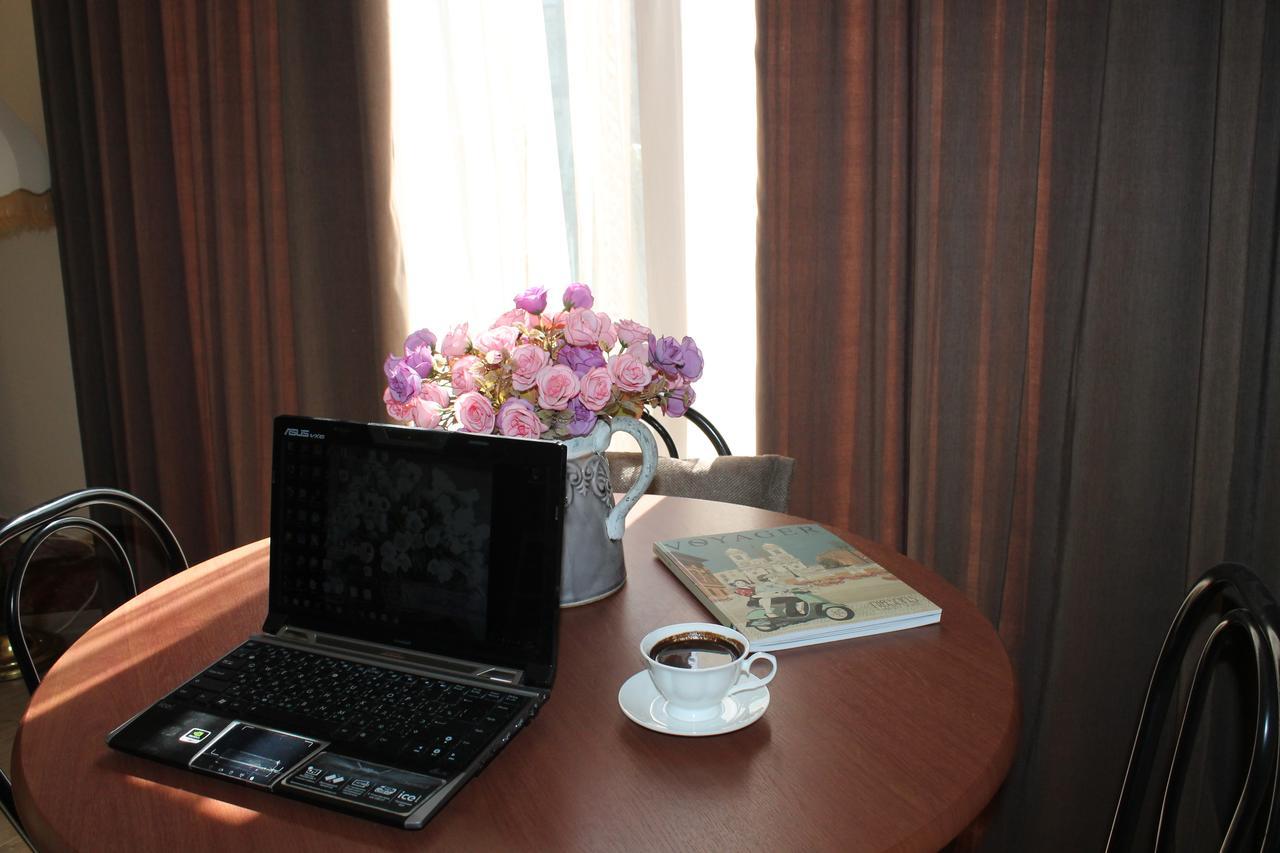 Bed and Breakfast House 41 Tbilisi Esterno foto