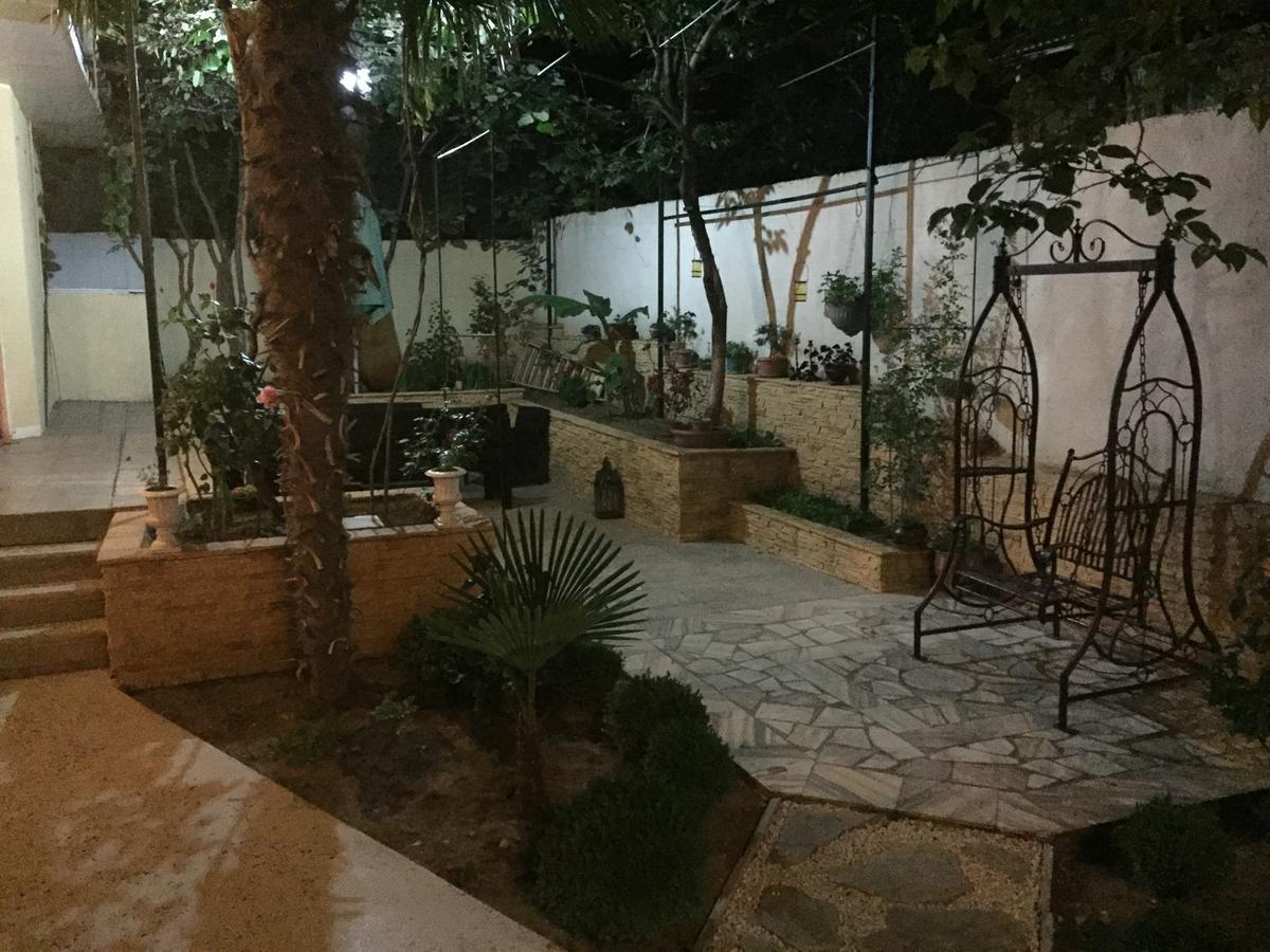 Bed and Breakfast House 41 Tbilisi Esterno foto