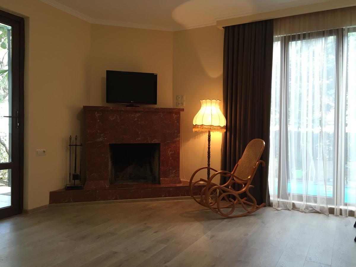 Bed and Breakfast House 41 Tbilisi Esterno foto