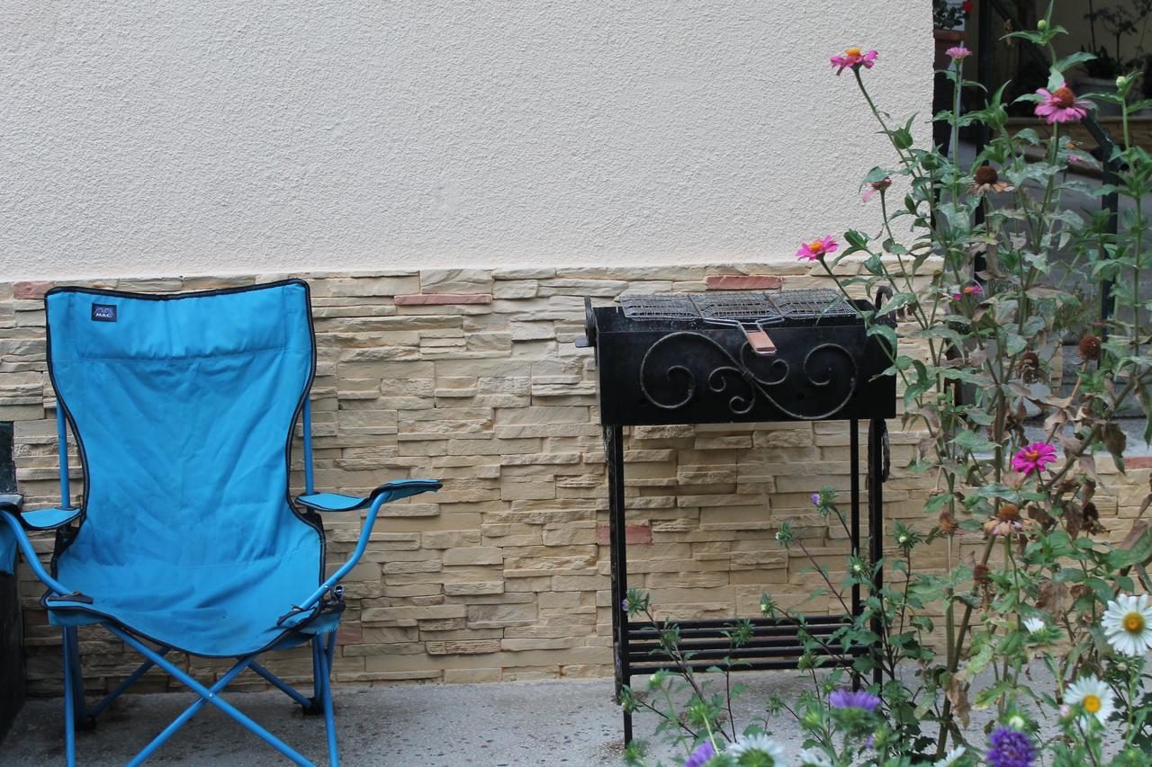 Bed and Breakfast House 41 Tbilisi Esterno foto