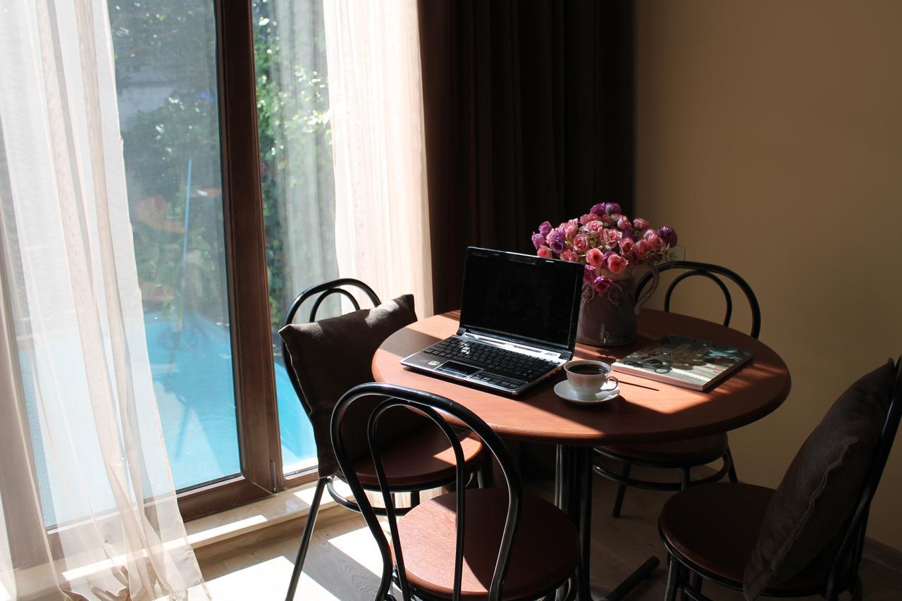 Bed and Breakfast House 41 Tbilisi Esterno foto