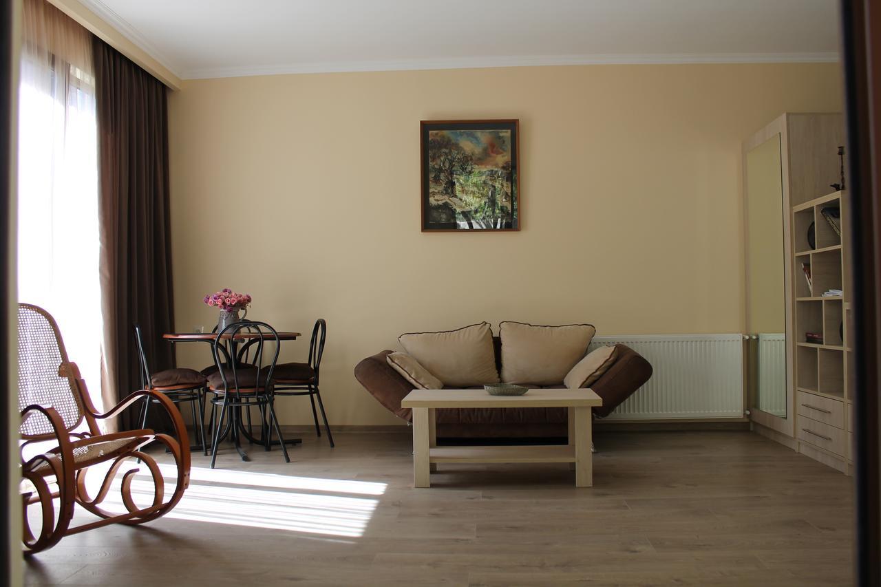 Bed and Breakfast House 41 Tbilisi Esterno foto